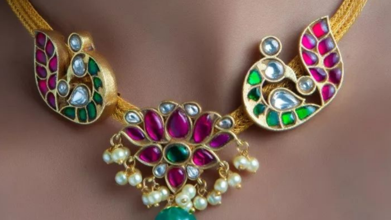 flower design red stone mangalsutra
