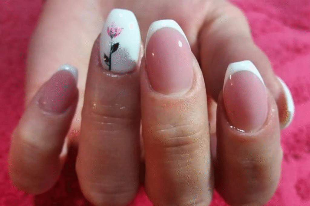 Simple nail art designs: ये सिंपल और यूनिक नेल आर्ट डिज़ाइन्स आपके हाथों को देंगे स्टाइलिश और सुंदर लुक 3 Simple nail art designs