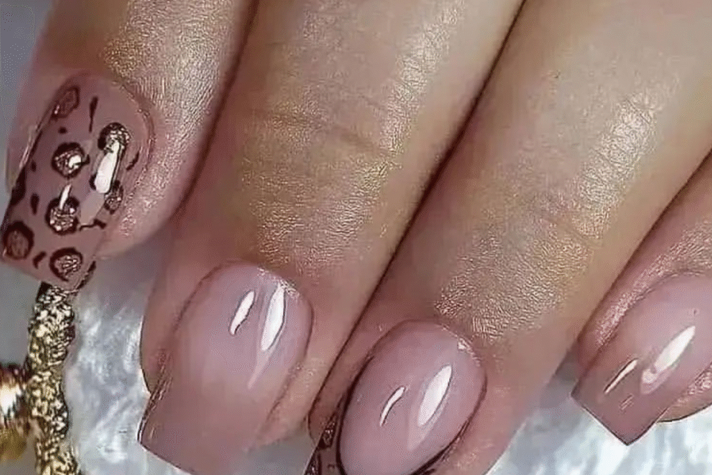 Simple nail art designs: ये सिंपल और यूनिक नेल आर्ट डिज़ाइन्स आपके हाथों को देंगे स्टाइलिश और सुंदर लुक 5 Simple nail art designs