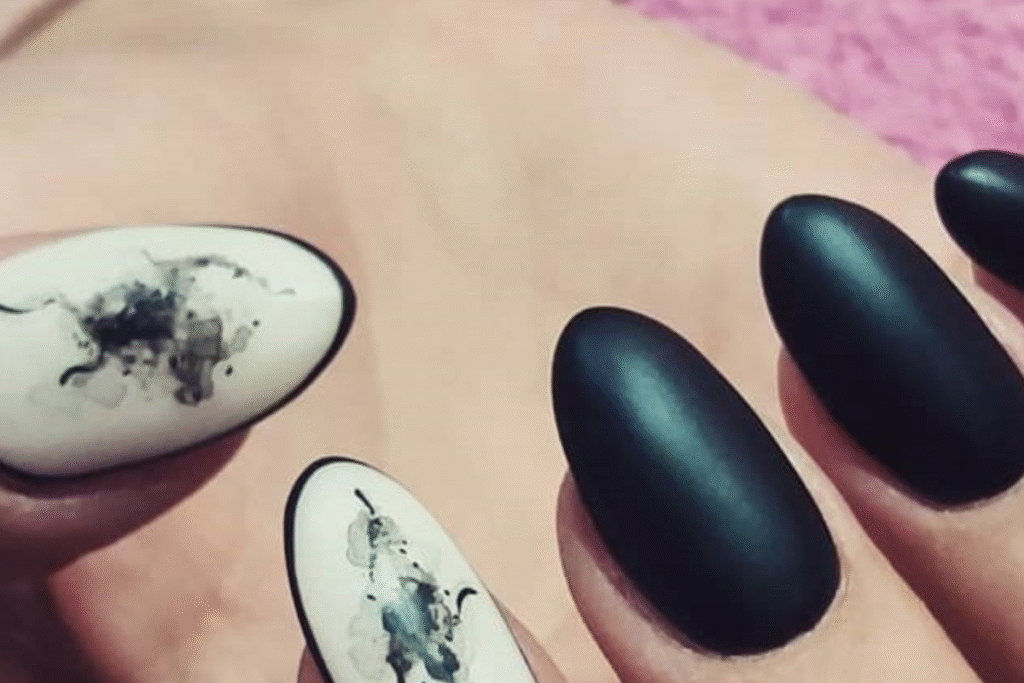 Simple nail art designs: ये सिंपल और यूनिक नेल आर्ट डिज़ाइन्स आपके हाथों को देंगे स्टाइलिश और सुंदर लुक 6 Simple nail art designs: ये सिंपल और यूनिक नेल आर्ट डिज़ाइन्स आपके हाथों को देंगे स्टाइलिश और सुंदर लुक