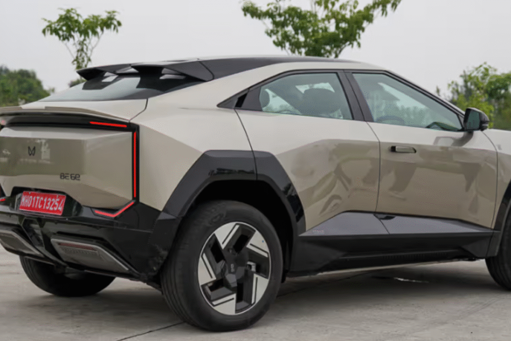 Bharat NCAP 2025 : सेफ्टी फर्स्ट! अब माइलेज नहीं, सुरक्षा है भारतीयों की पहली पसंद 4 Bharat NCAP 2025