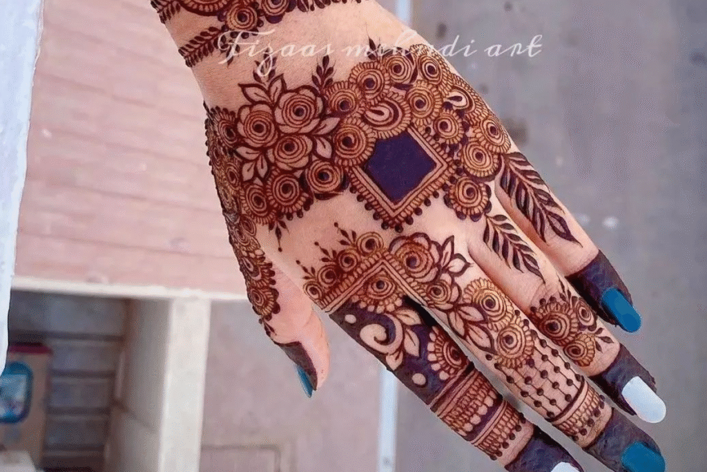 Latest Mehendi Designs for Brides 2025: सगाई हो या शादी–एक से बढ़कर एक मेहंदी डिज़ाइन 4 Latest Mehendi Designs for Brides 2025: