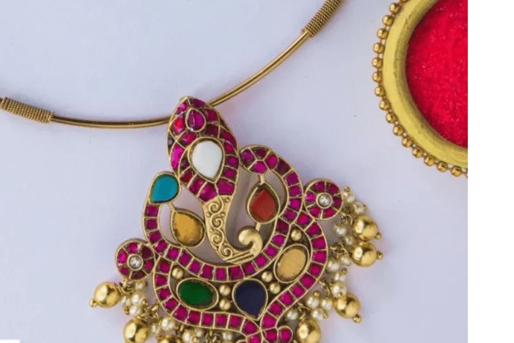 flower design red stone mangalsutra: जब पहनोगी ये रेड स्टोन मंगलसूत्र, वो’दिल हार बैठेंगे! 3 flower design red stone mangalsutra: जब पहनोगी ये रेड स्टोन मंगलसूत्र, वो’दिल हार बैठेंगे!