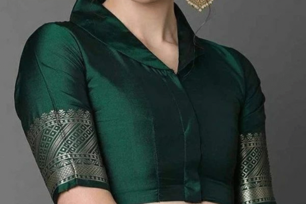 green blouse design for traditional look : स्टाइलिश हरे ब्लाउज डिज़ाइन्स के साथ बनाएं त्योहार और भी खास! 2 green blouse design for traditional look : स्टाइलिश हरे ब्लाउज डिज़ाइन्स के साथ बनाएं त्योहार और भी खास!