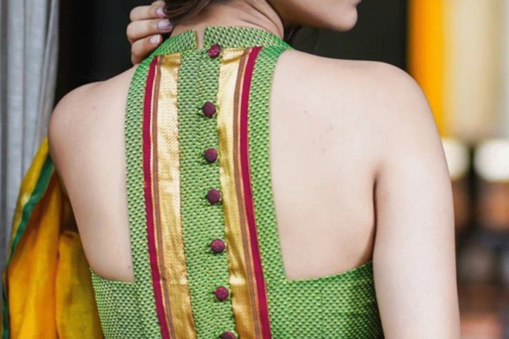 green blouse design for traditional look : स्टाइलिश हरे ब्लाउज डिज़ाइन्स के साथ बनाएं त्योहार और भी खास! 4 green blouse design for traditional look : स्टाइलिश हरे ब्लाउज डिज़ाइन्स के साथ बनाएं त्योहार और भी खास!