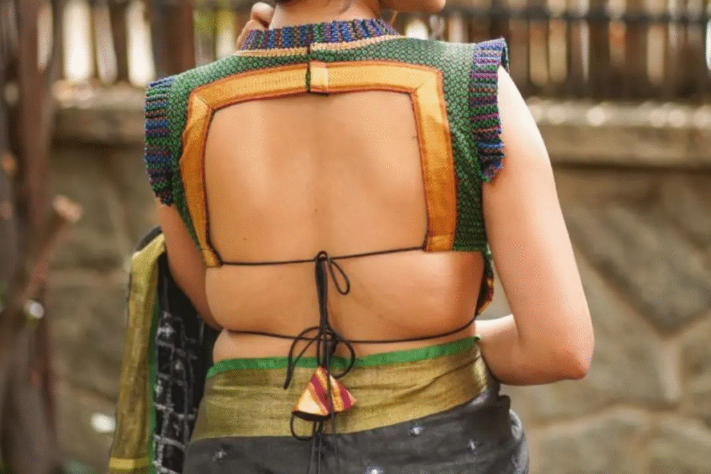 Trending backless blouse 2025: लड़कियों के लिए ट्रेंड में छाए बैकलेस ब्लाउज डिज़ाइन्स 2 Trending backless blouse 2025