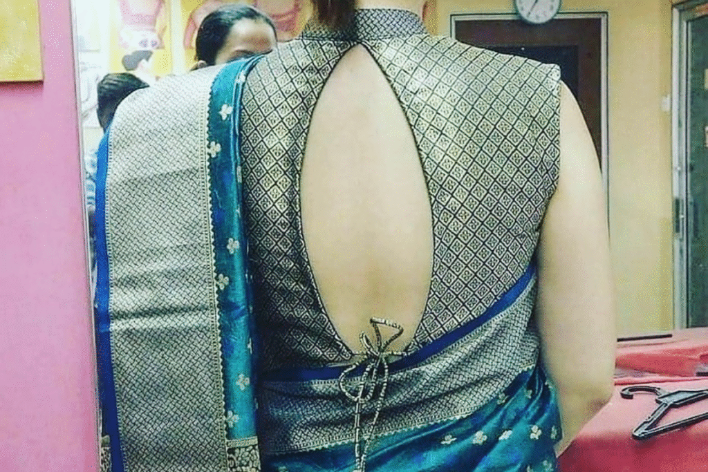 Trending backless blouse 2025: लड़कियों के लिए ट्रेंड में छाए बैकलेस ब्लाउज डिज़ाइन्स 5 Trending backless blouse 2025