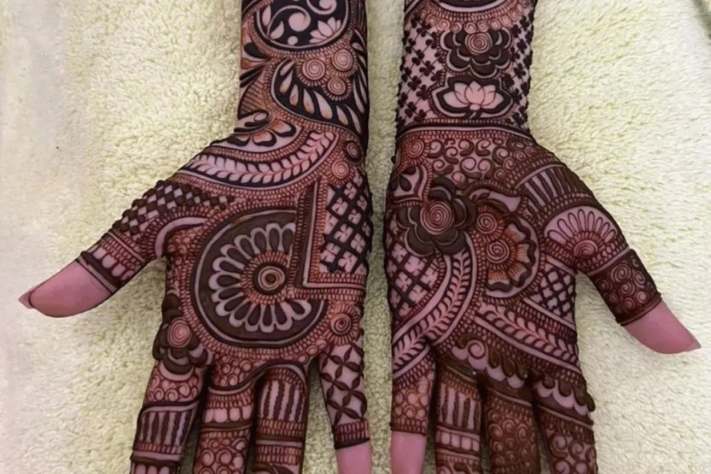 Best Mehndi Designs for Sawan: सावन में कौन-कौन सी मेहंदी डिज़ाइन सबसे ज़्यादा ट्रेंड में हैं? 5 Best Mehndi Designs for Sawan