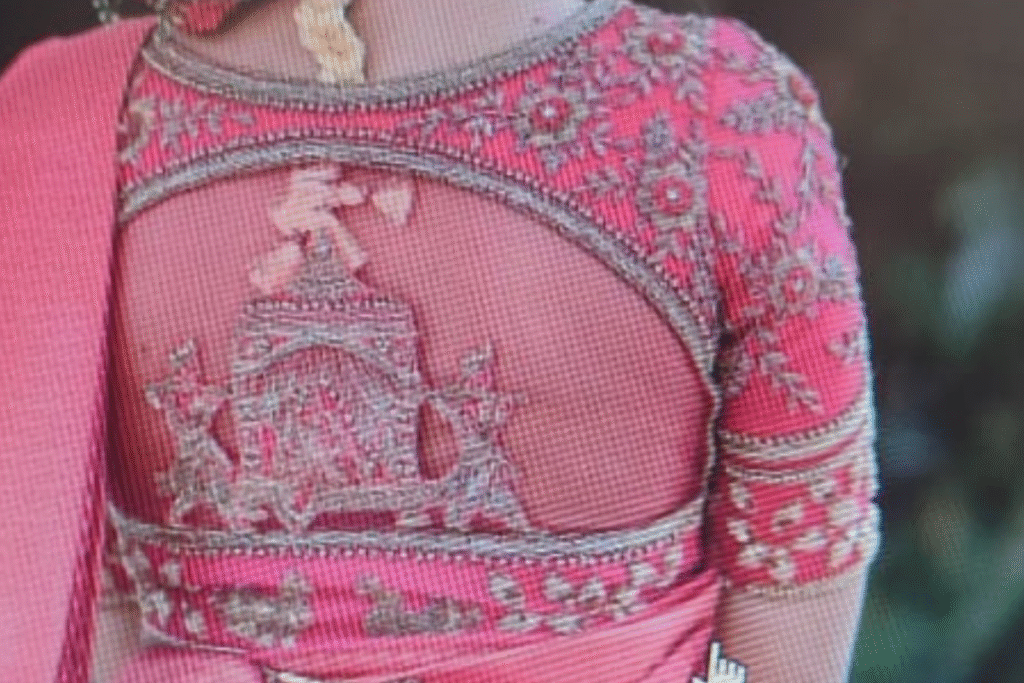 Marathi Paithani blouse design : फ्रंट हो या बैक – मराठी ब्लाउज डिज़ाइन में दिखाओ देसी स्वैग! 6 Marathi Paithani blouse design