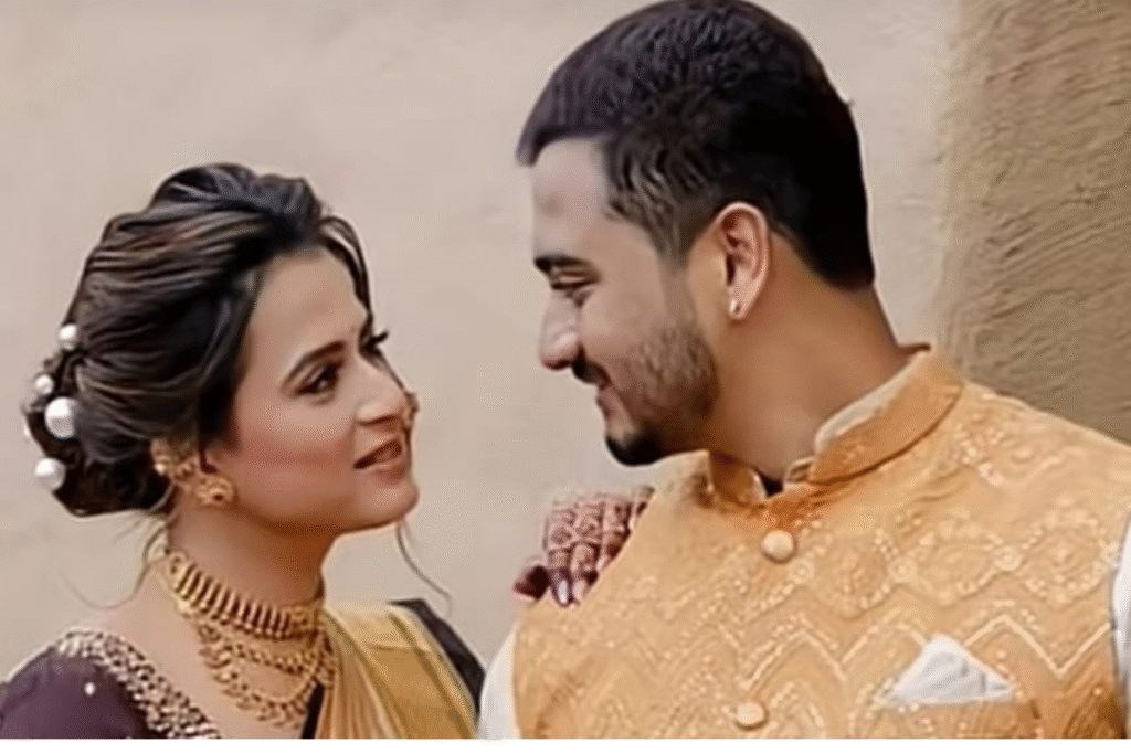 Prajakta Gaikwad engagement: ट्रक के एक्सीडेंट से शुरू हुआ प्यार! जानिए प्राजक्ता गायकवाड़ और शंभुराजे की फिल्मी लव स्टोरी 3 Prajakta Gaikwad engagement
