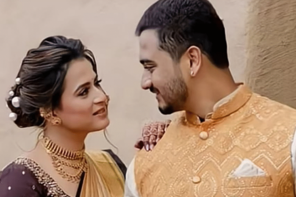 Prajakta Gaikwad engagement: ट्रक के एक्सीडेंट से शुरू हुआ प्यार! जानिए प्राजक्ता गायकवाड़ और शंभुराजे की फिल्मी लव स्टोरी 6 Prajakta Gaikwad engagement