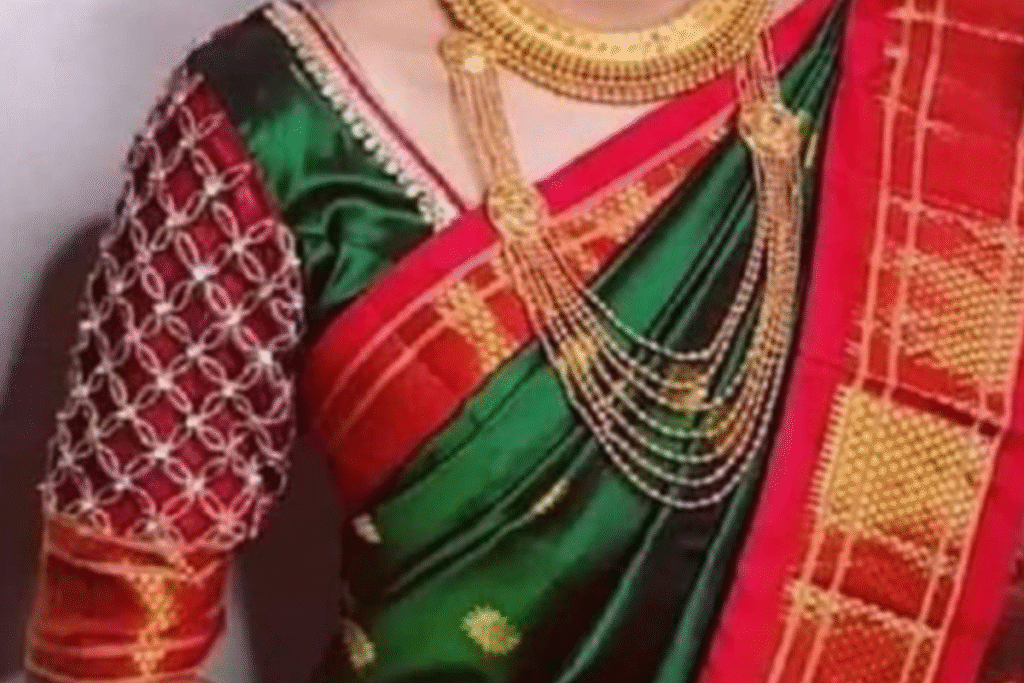 Ganpati Satyanarayan festival blouse designs: गणपति बप्पा की सत्यनारायण पूजा के लिए ब्लाउज डिज़ाइन – परंपरा और फैशन का संगम 4 Ganpati Satyanarayan festival blouse designs