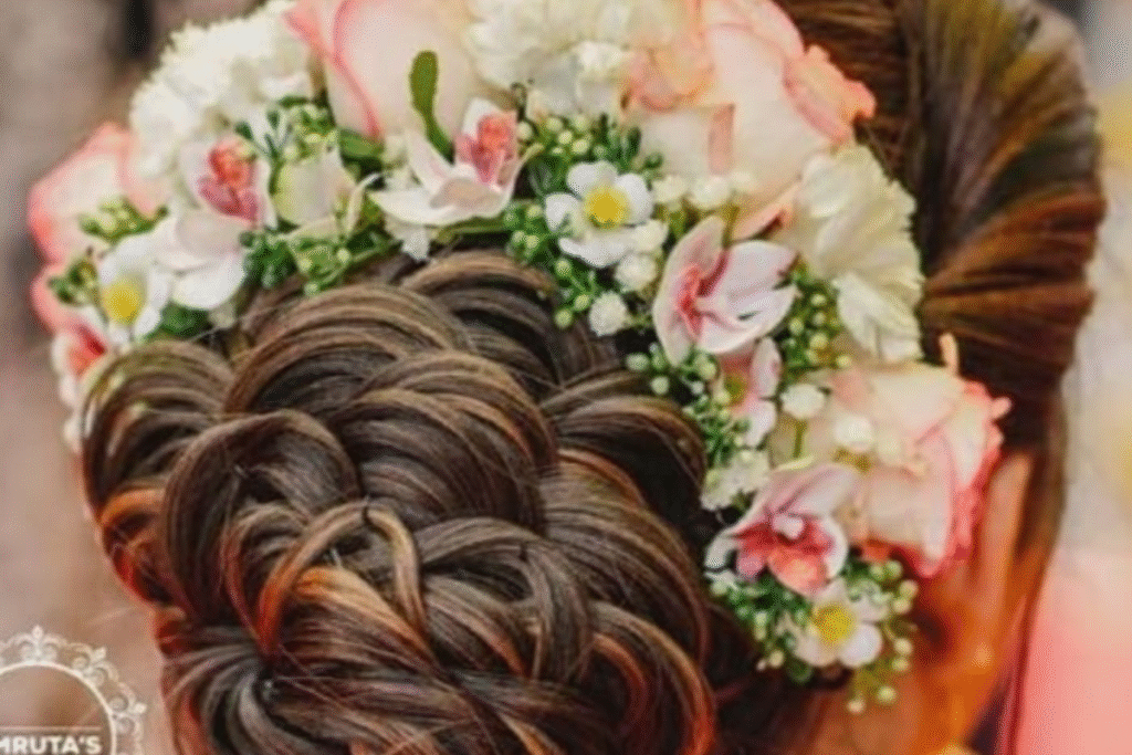 Simple Mangala Gauri hairstyle:मंगला गौरी और गणपति फंक्शन के लिए लेटेस्ट हेयरस्टाइल आइडियाज 8 Simple Mangala Gauri hairstyle