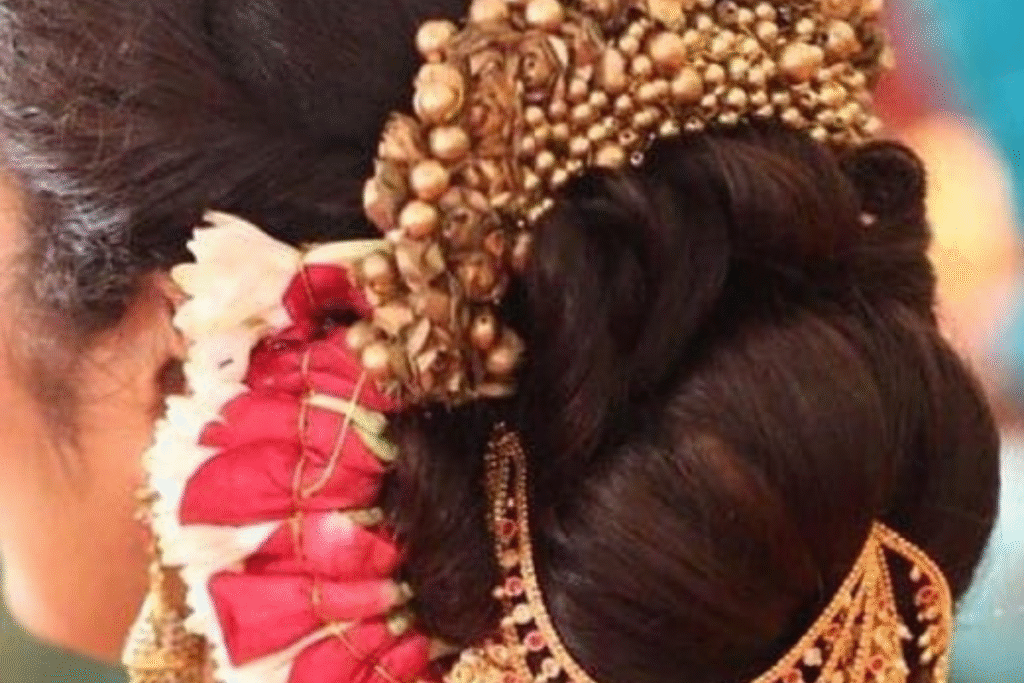 Simple Mangala Gauri hairstyle:मंगला गौरी और गणपति फंक्शन के लिए लेटेस्ट हेयरस्टाइल आइडियाज 3 Simple Mangala Gauri hairstyle