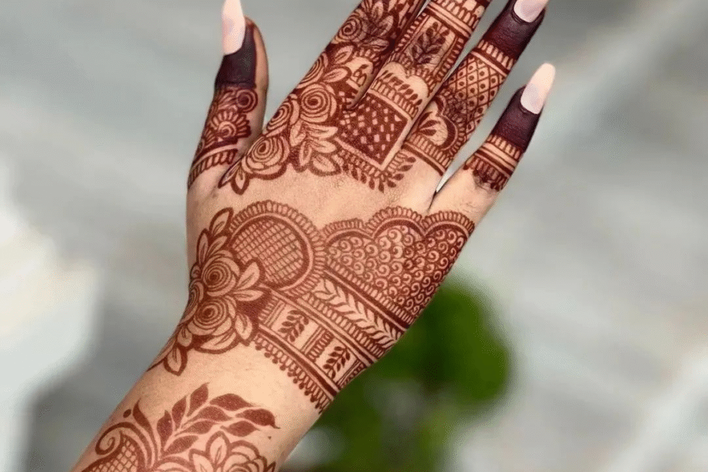 Mangala Gauri Mehndi Design: मंगला गौरी के लिए मेहंदी डिज़ाइन – हर फंक्शन परंपरा के साथ में लाए खास निखार 4 Mangala Gauri Mehndi Design: मंगला गौरी के लिए मेहंदी डिज़ाइन – हर फंक्शन परंपरा के साथ में लाए खास निखार