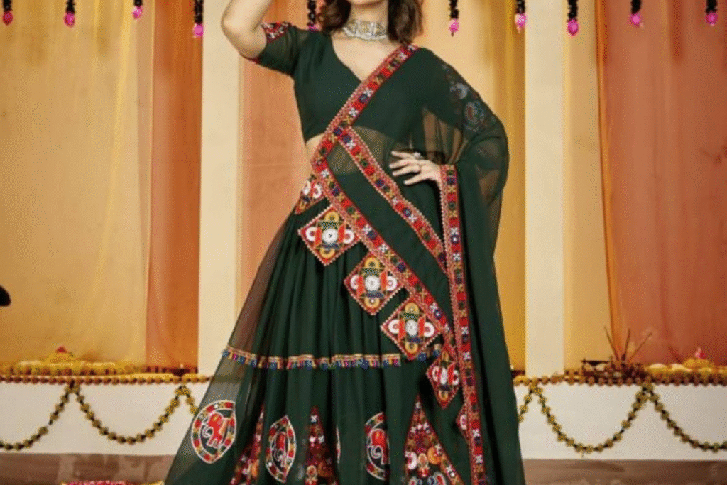 Best Navratri Ghaghra Choli designs 2025: घाघरा-चोली में दिखें स्टाइलिश – नवरात्रि के हर दिन के लिए खास लुक आप यह लुक जरूर ट्राई करो 4 Best Navratri Ghaghra Choli designs 2025