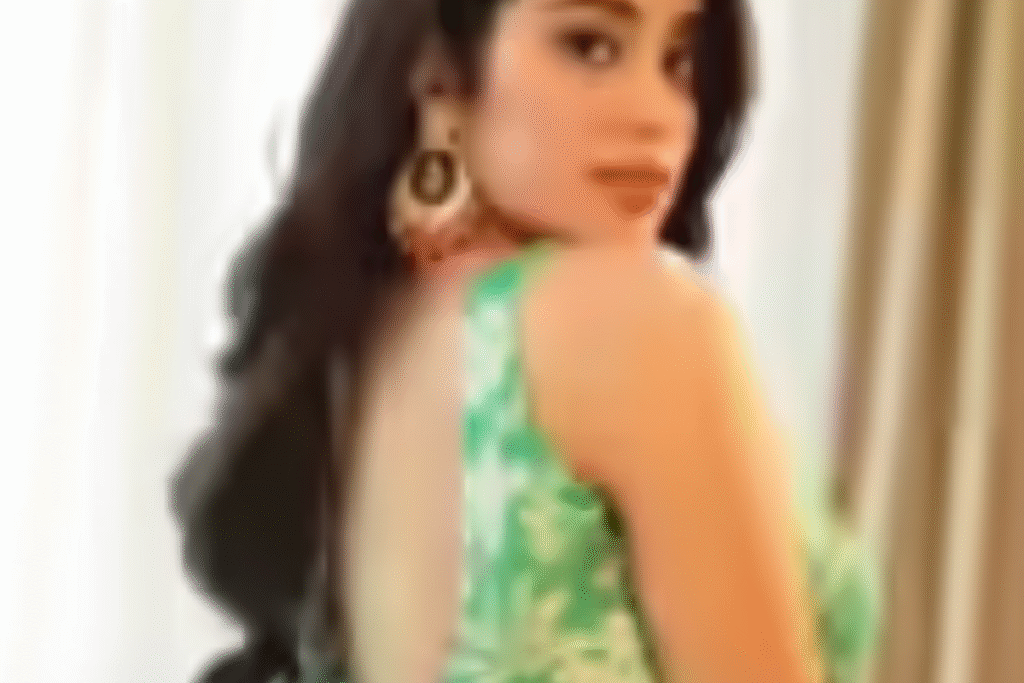Bollywood green traditional look: नवरात्रि 2025 डे 5हरे रंग में दिखें सबसे खास – बॉलीवुड दीवाज से लें पारंपरिक आउटफिट्स के आइडिया 3 Bollywood green traditional look