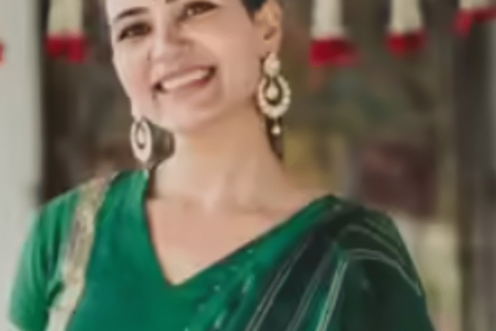 Bollywood green traditional look: नवरात्रि 2025 डे 5हरे रंग में दिखें सबसे खास – बॉलीवुड दीवाज से लें पारंपरिक आउटफिट्स के आइडिया 4 Bollywood green traditional look